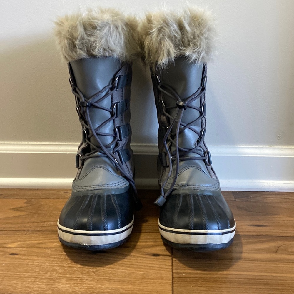 Sorel Joan of the Arctic Snow Boots with Removable Liner.
